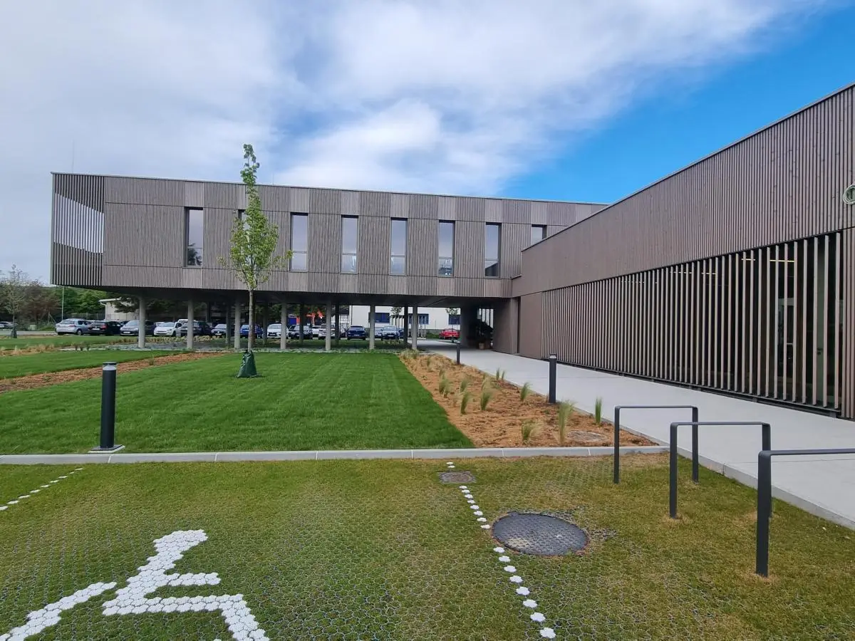Kiennast Neubau Bürogebäude Gars Kamp